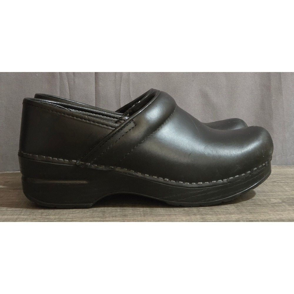 Dansko Professional Clogs Womens Size 37 US 7 Black